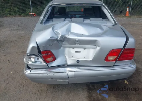 1999 Mercedes-Benz E 430 из США, поврежденный, VIN WDBJF70H2XA766591